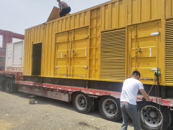 海北除了负载情况和发动机维护，还有哪些因素会影响 200kw 柴油发电机的油耗？
